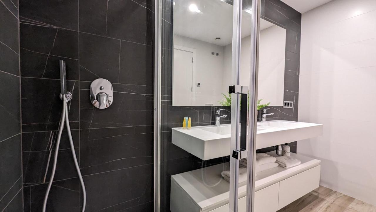 Sunset Waves Lovely Apartment بينايدورم المظهر الخارجي الصورة