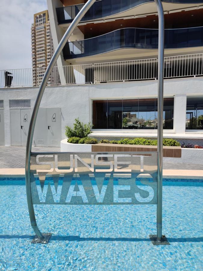 Sunset Waves Lovely Apartment بينايدورم المظهر الخارجي الصورة