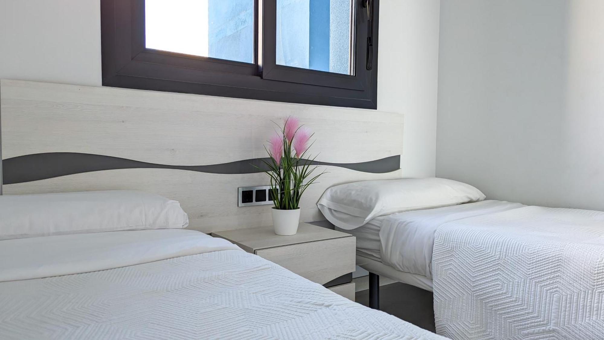 Sunset Waves Lovely Apartment بينايدورم المظهر الخارجي الصورة